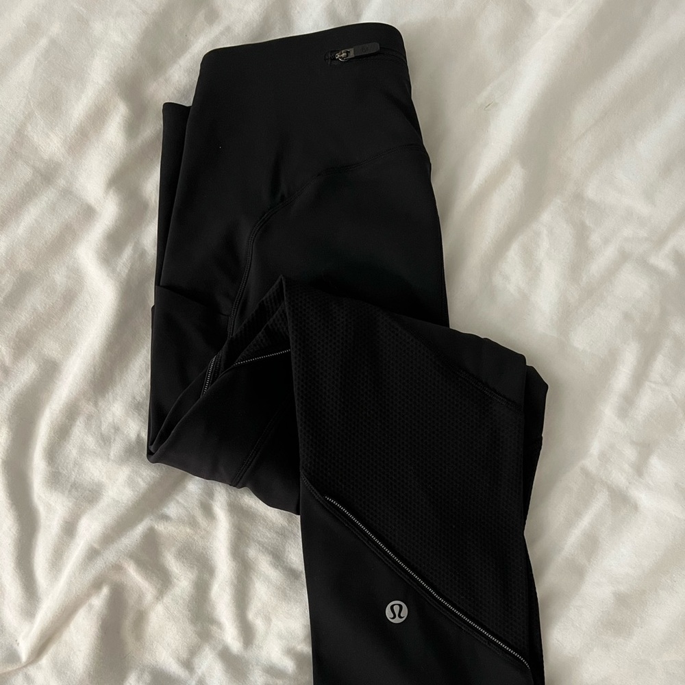 Lululemon run on crop